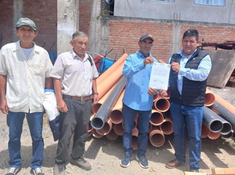 Productores agrícolas del caserío Cunia Bajo reciben apoyo con material de tubería de 8″ en atención a su solicitud para mejorar la irrigación de sus parcelas